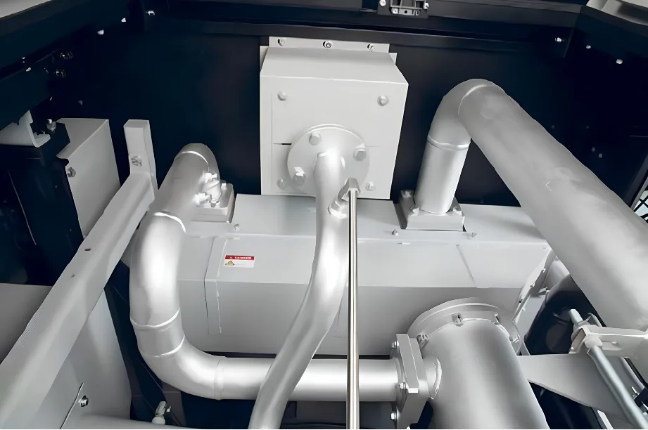 Tubulações internas do compressor isento de óleo ELGi Série OF para manter o caminho do ar comprimido limpo
